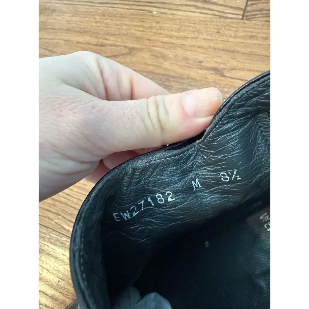 Stuart Weitzman black leather square toe bootie size 8.5